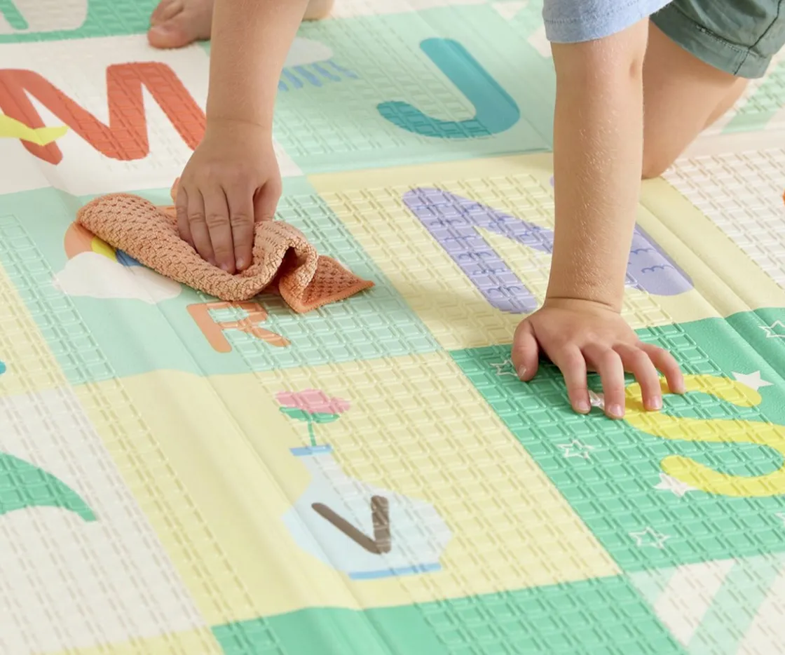 Hape Alfombra Plegable de Juegos Alfabeto^ Alfombras Infantiles