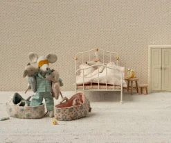 Maileg Bebé Ratón en Capazo Azul^Niños Casa De Muñecas De Madera