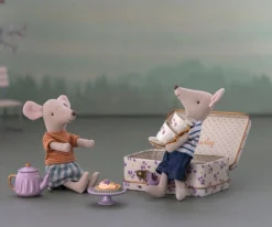 Niños Maileg Maleta con Set de Té Morado Madelaine