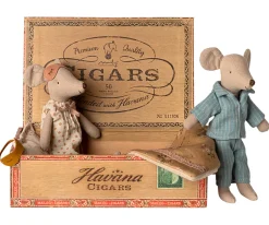 Niños Maileg Mamá y Papá Ratón en Caja de Cigarros