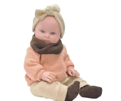 Minikane Muñeco Les Bambinis Yaëlle con Ropa de Invierno y Suéter de Punto Rosa^Niños Muñecos