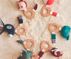 Niños Lilliputiens Sonajero Madera Estela